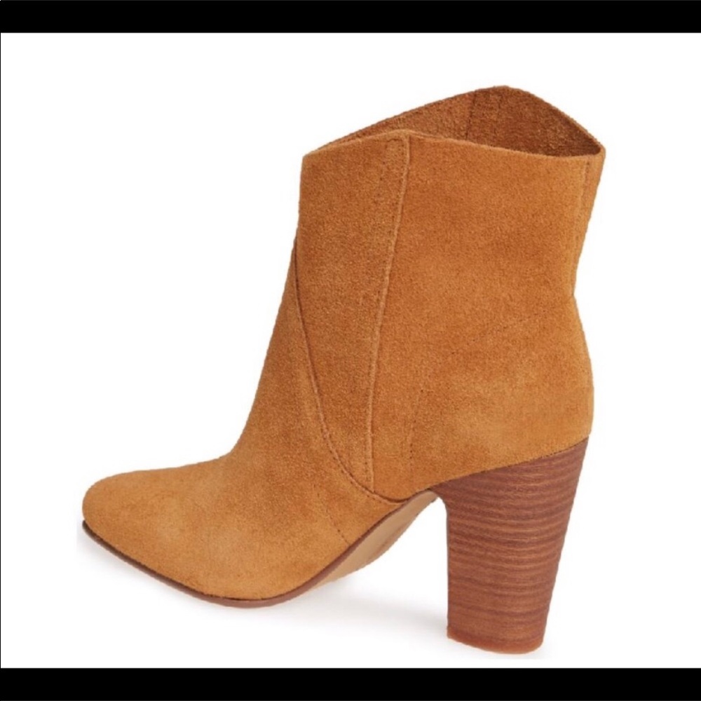 Vince Camuto suede ankle boots camel color - Picture 3 of 4